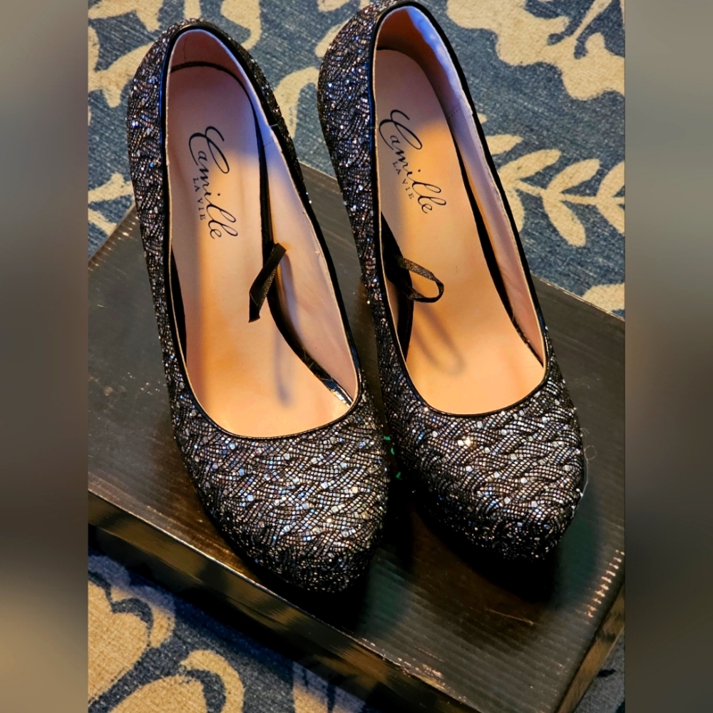 Camille La Vie Glitter Platform High Heels Pump Shoes. Size 7.5